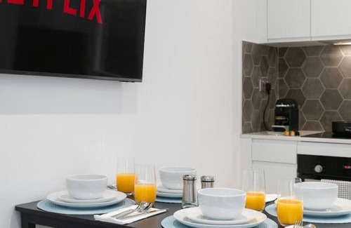 Earl's Court Apartment | Modern 2 bed en-suite Chelsea