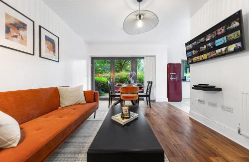 Uxbridge North Apartment | Modern 2 Bedroom Apartment in Uxbridge London free parking