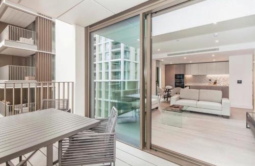 Evelyn Apartment | Modern 2 Bedroom Apartment in Canada Water London - Stylish Stay by the River Thames