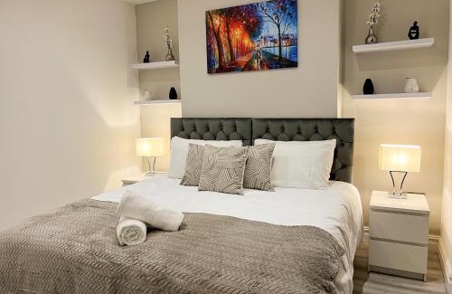 Roath Apartment | Modern 3 Bed Flat - City Centre - Free Parking