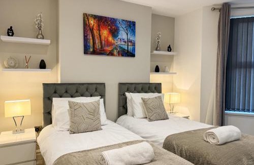 Roath Apartment | Modern 3 Bed Flat - City Centre - Free Parking