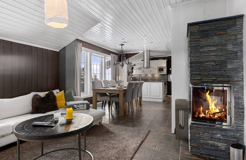 Trysil Apartment | Modern 3BR apartment ski in, ski out.
