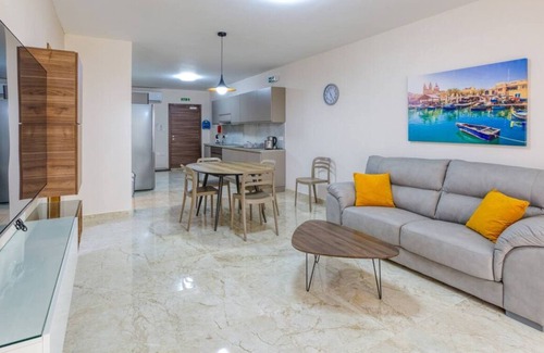Il-Balluta Apartment | Modern 3BR Apt close to Sliema's Promenade