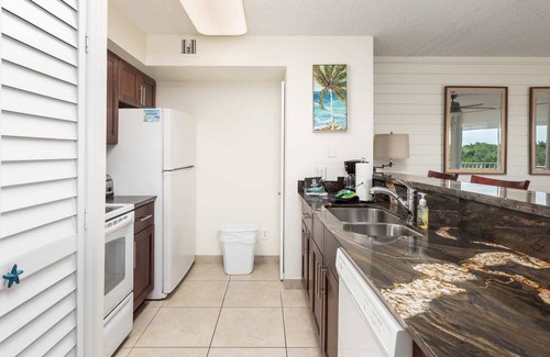 Tavernier Condo | Modern and Coastal Ocean Pointe 2307