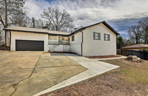 Stone Mountain Apartment | Modern Apartment 6 Mi to Stone Mountain Park