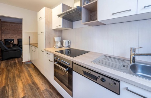 Konigsleiten Apartment | Modern Apartment "Chalet Hirsch" with Shared Sauna & Wi-Fi