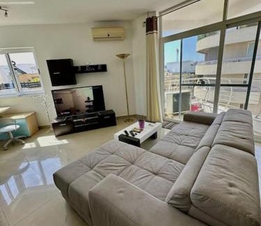 St. Andrew's Apartment | Modern apt - Close to the beach & PV