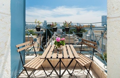 Tel Aviv Apartment | Modern Apt w/ Balcony Near The Beach by Sea N' Rent