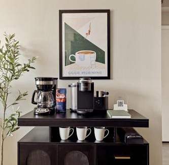 Radnor - Fort Myer Heights Apartment | Modern Arlington Stay - Near DC Metro & Free Parking