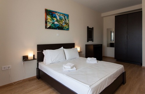 Glyfada Apartment | Modern art apt in Glyfada with sea view