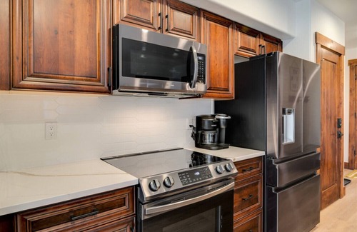 Breckenridge Condo | Modern Breckenridge Penthouse. Ski-in/ski-out!