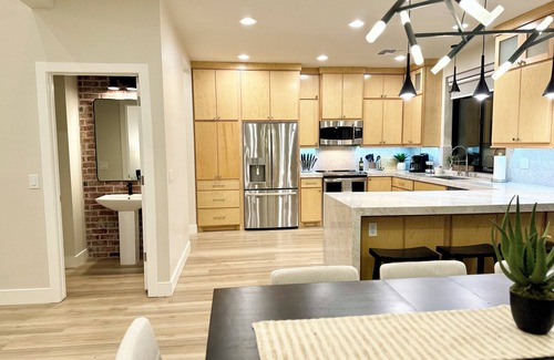 Chandler Heights Citrus House | Modern Comfort 4 Bedroom w/Pool and Spa