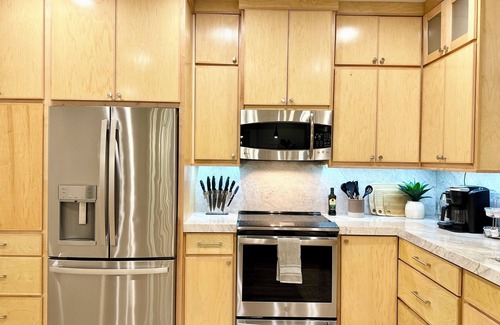 Chandler Heights Citrus House | Modern Comfort 4 Bedroom w/Pool and Spa