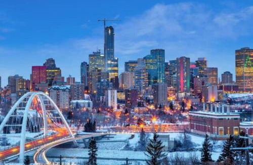 West Edmonton Apartment | Modern Country Retreat-5 min to DTN-U/G Parking