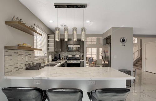 Summerlin House | Modern Dream Home 3BR/2.5BA + pool/bbq (50% off)