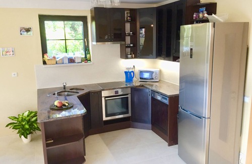 Vsenory Villa | Modern Family Villa with Private Garden, Pool & Parking – 20 Min to Prague