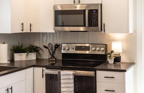 Washougal House | Modern Guest House Near Downtown!