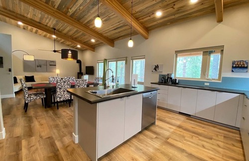 Vallecito House | Modern Hideaway with Great River Fishing!