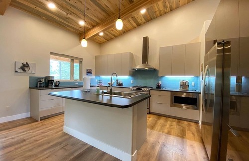 Vallecito House | Modern Hideaway with Great River Fishing!