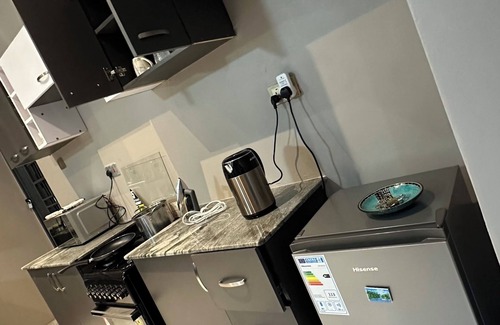 Kampala Apartment | Modern Kampala Apartment with TV, Wi-Fi, Workspace