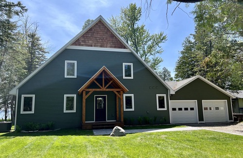 Cheboygan County House | Modern Lakefront Home on Burt