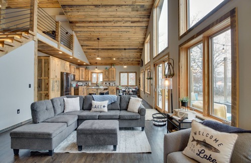 Nevis House | Modern Lakeside Chalet on Crow Wing Chain w/Dock!