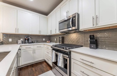 Knox - Henderson House | Modern Luxury Townhome downtown