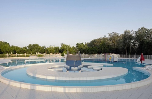 Lido Adriano House | Modern mobile home in Marina 3 campings included, 3 bedrooms, 2 bathrooms, beach