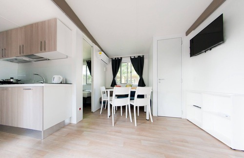 Lido Adriano House | Modern mobile home close to beach Marina, 2 bedrooms 1,5 bathrooms, cosy terrace