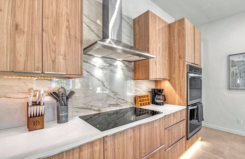 Arlington Park House | Modern New Home - Private Pool, Spa, Rooftop Deck, Game Room, & More!