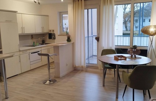 Bad Kreuznach Apartment | Modern, quiet 2-room comfort apartment - balcony, WLAN, TV, spa area