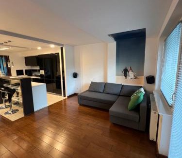 Zaspa Apartment | Modern Space & Garden