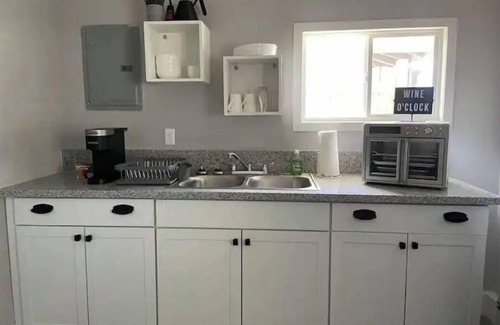 Northwest Area Apartment | Modern Studio Designed for Extended Stays - Private Bath, Kitchen, Entrance