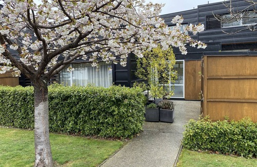 Queenstown City Centre Apartment | Modern Studio Unit/Walking distance to Queenstown Lakefront
