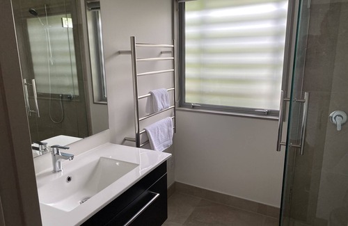 Queenstown City Centre Apartment | Modern Studio Unit/Walking distance to Queenstown Lakefront