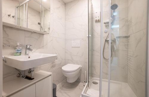 Brigittenau Apartment | Modern Studio with Queen-Size Bed, Self Check-in