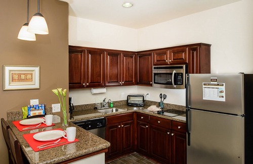 Webster Condo | Modern Suite | Free Breakfast + Pool + Hot Tub