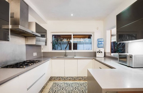 Downtown Cancun Villa | Modern Villa w/Pool & Rooftop · Near Beach