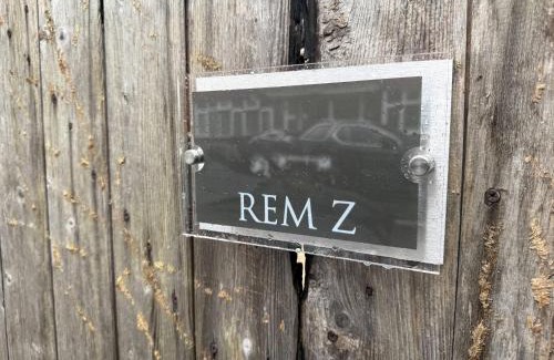 Reading Apartment | Modern Zen Flat Next to Town Centre - Free Parking