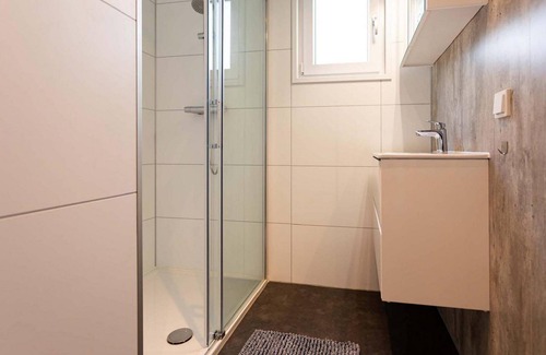 Lageweg Ski Chalet | ✓ Module Special at Parc de IJsselhoeve ✓ Holiday home for 6 persons ✓ Located in Nieuwerkerk aan den IJssel (Zuid-Holland) ✓ Holiday park next to the IJssel ✓ Book directly through the park