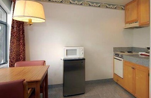 North Fremont Street Hotel | Monterey Fairgrounds Inn