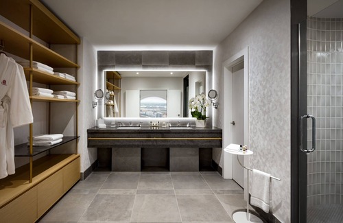 Downtown Montreal Hotel | Montreal Marriott Chateau Champlain
