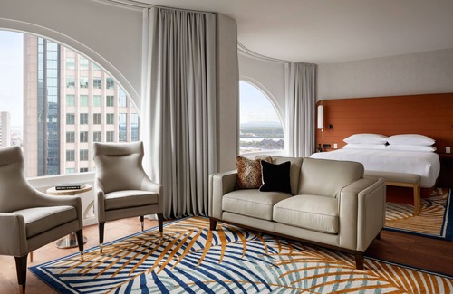 Downtown Montreal Hotel | Montreal Marriott Chateau Champlain
