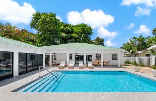 Sunset Crest House | Moonflower home by Bluescape