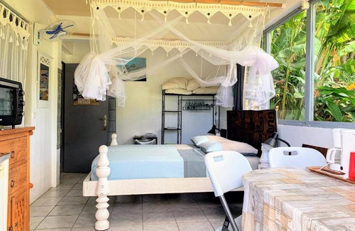 Cook's Bay Apartment | MOOREA - PaoPao Cottage