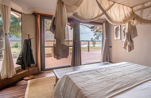 South Luangwa National Park Cabin | Mopani Safari Lodge