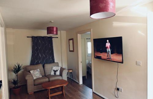Wainscot Apartment | MorganVille - Cozy Bungalow