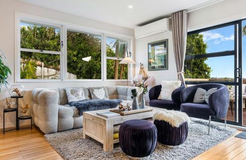 New Windsor House | Most Peaceful & Private City Retreat - New AC - CBD 12 KMs & Airport 17KMs Away
