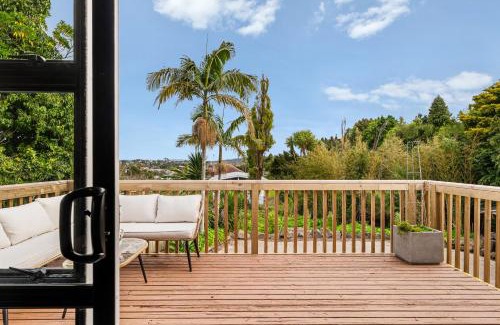 New Windsor House | Most Peaceful & Private City Retreat - New AC - CBD 12 KMs & Airport 17KMs Away