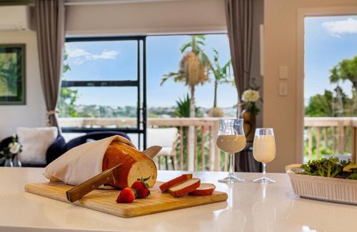 New Windsor House | Most Peaceful & Private City Retreat - New AC - CBD 12 KMs & Airport 17KMs Away